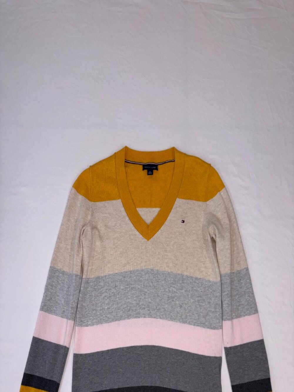 Classic Tommy Hilfiger Women's V-Neck Fall Colors Yellow, Gray, Pink-Size XS